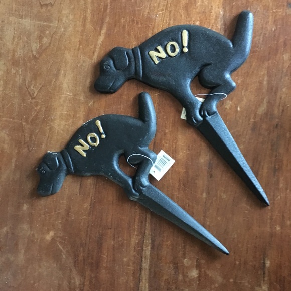 Other - Decorative doggy don’t yard sign.